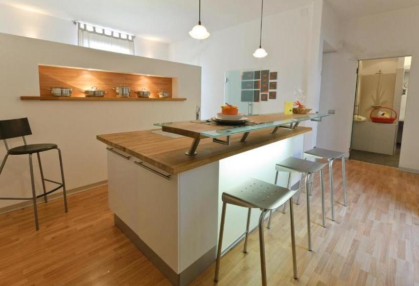 هتل Sembenini Palace