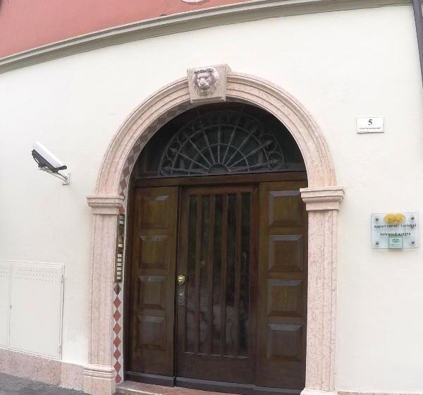 호텔 Sembenini Palace