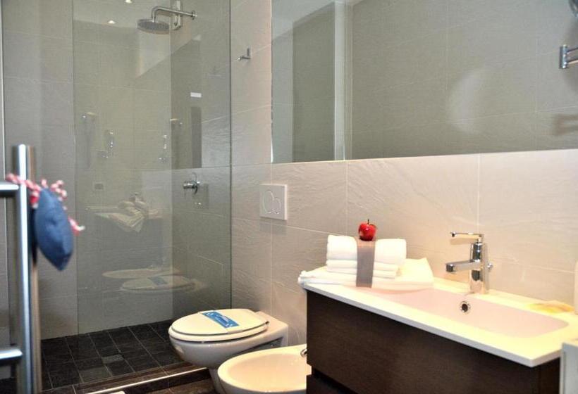 호텔 Sembenini Palace