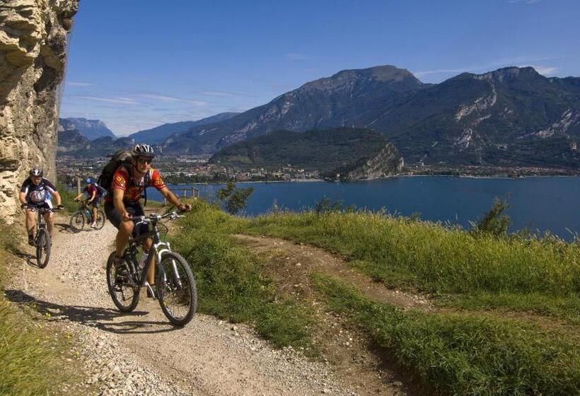 호텔 Sembenini Palace