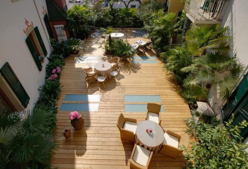 호텔 Sembenini Palace