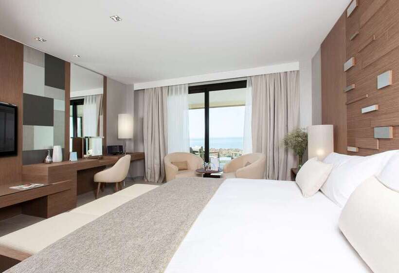 هتل The Oasis By Don Carlos Resort
