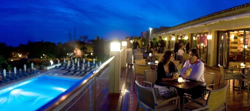 فندق The Oasis By Don Carlos Resort