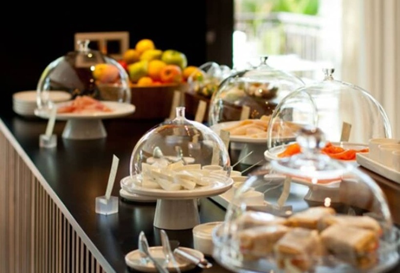 فندق The Oasis By Don Carlos Resort