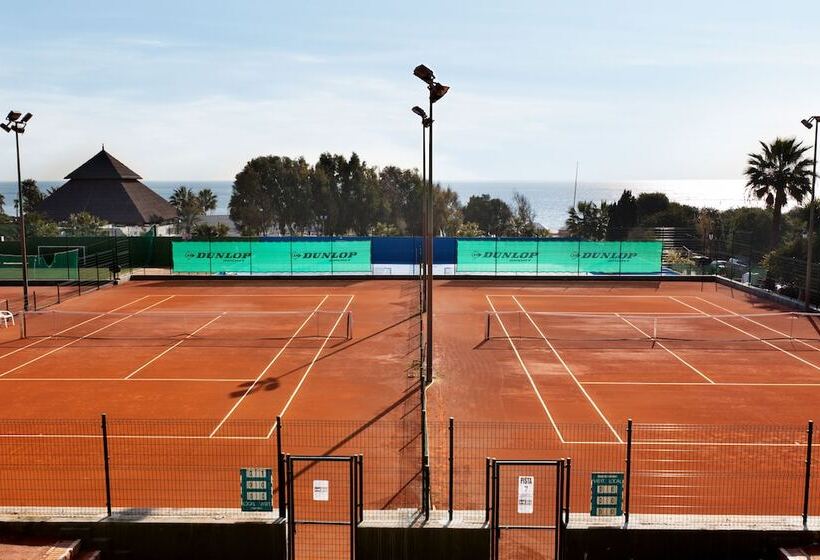 فندق The Oasis By Don Carlos Resort