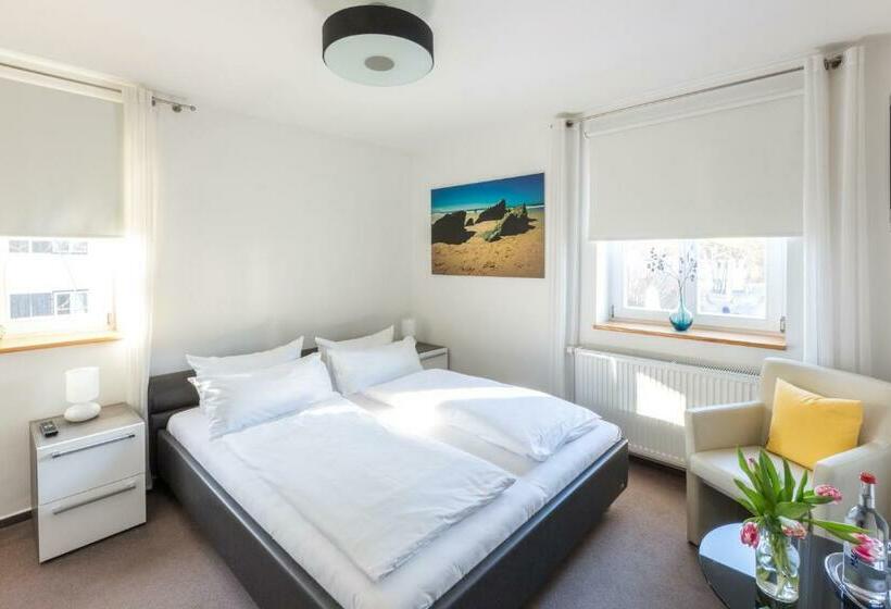 هتل Und Restaurant Zeus