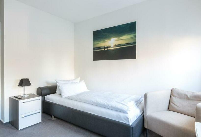 هتل Und Restaurant Zeus