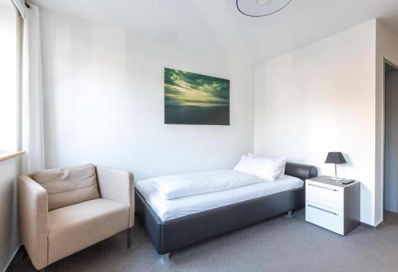 هتل Und Restaurant Zeus