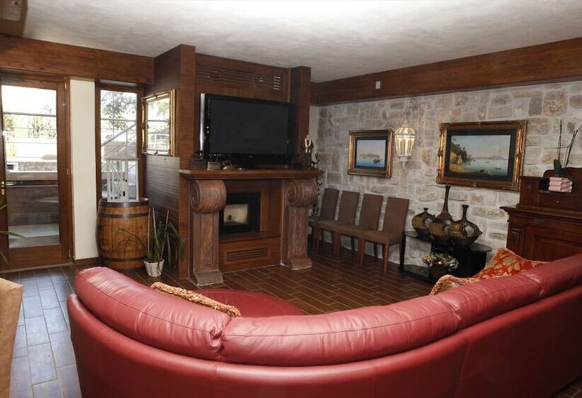 فندق Villa Clementina