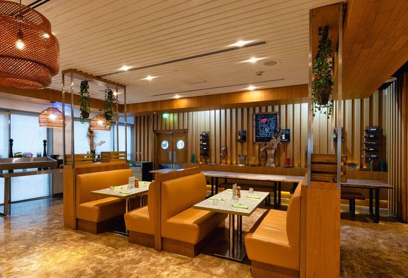 Отель The First Collection Marina