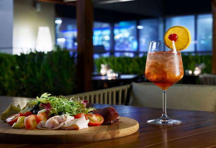 Отель The First Collection Marina