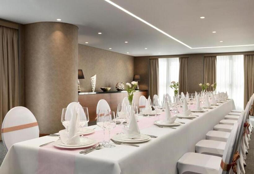 Отель The First Collection Marina