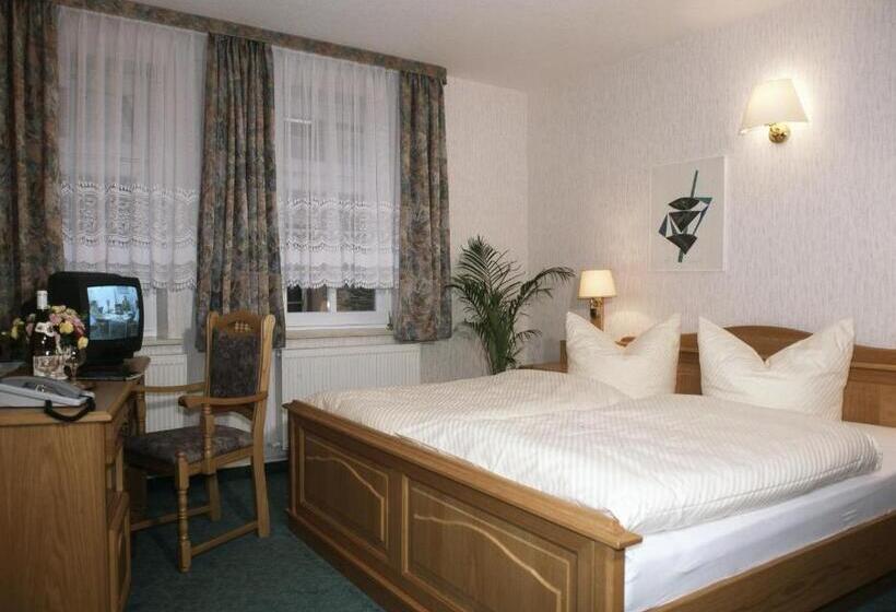 Отель Zum Kanzler