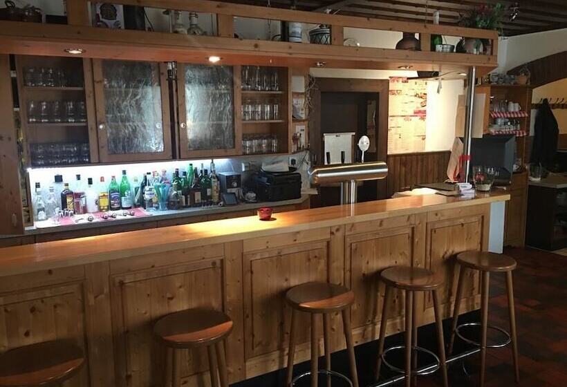 בית מלון כפרי Zum Ritter