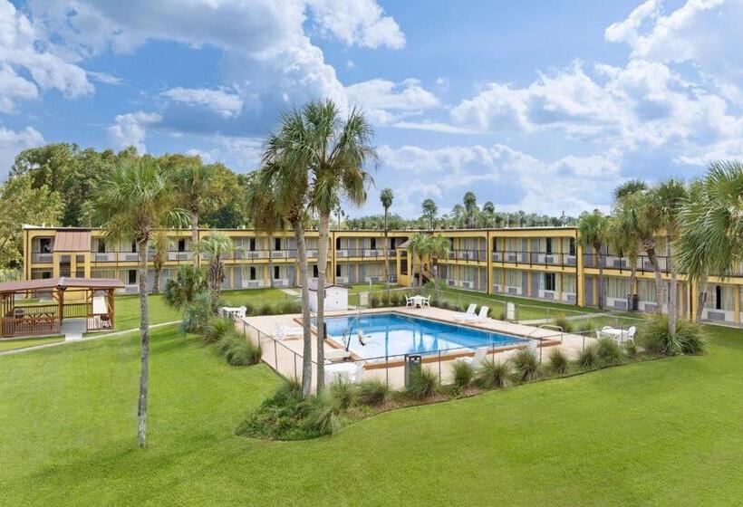 فندق على الطريق Days Inn By Wyndham Lake City I75