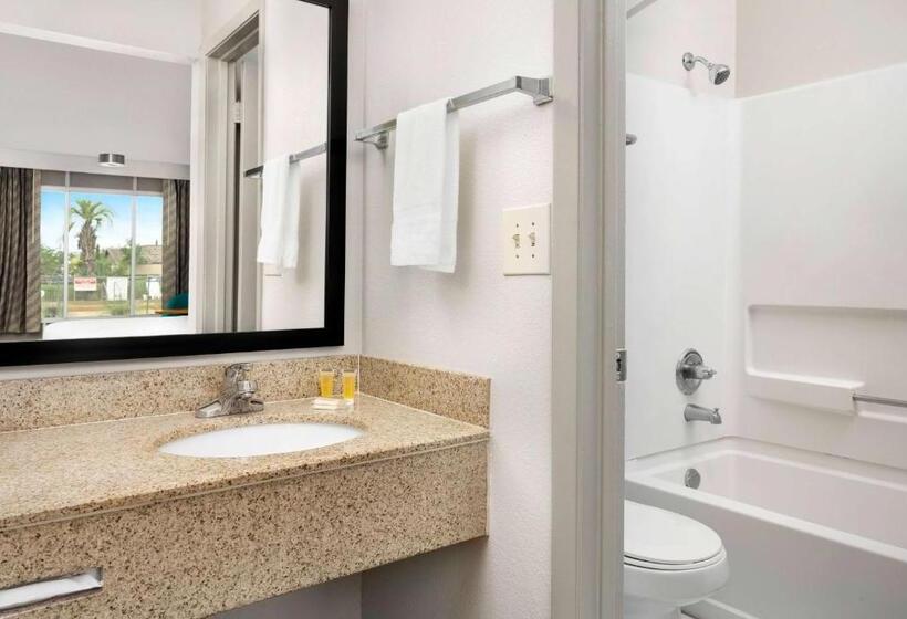 מוטל Days Inn By Wyndham Lake City I75