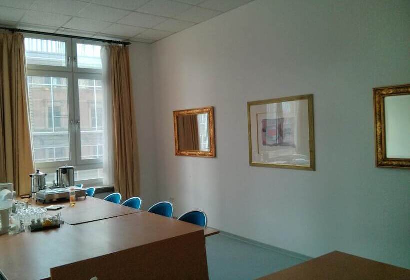 Willy Hotel Frankfurt