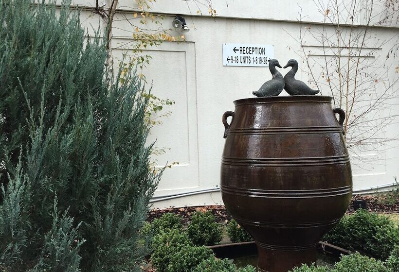 Hawthorn Gardens Serviced Apartments