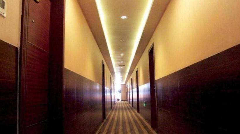 호텔 Eurasia International