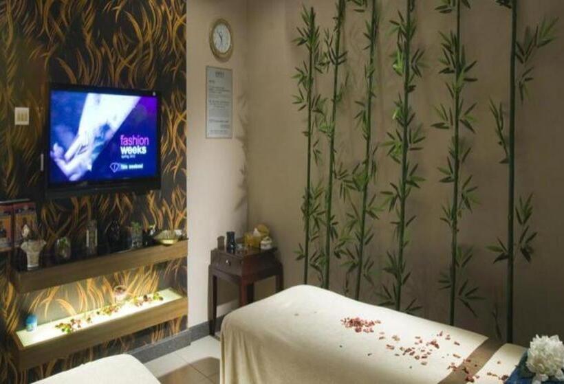 호텔 Eurasia International