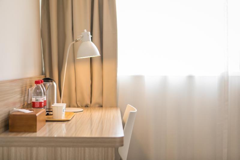 Hotel Hanting Express Shanghai New Jing An Temple