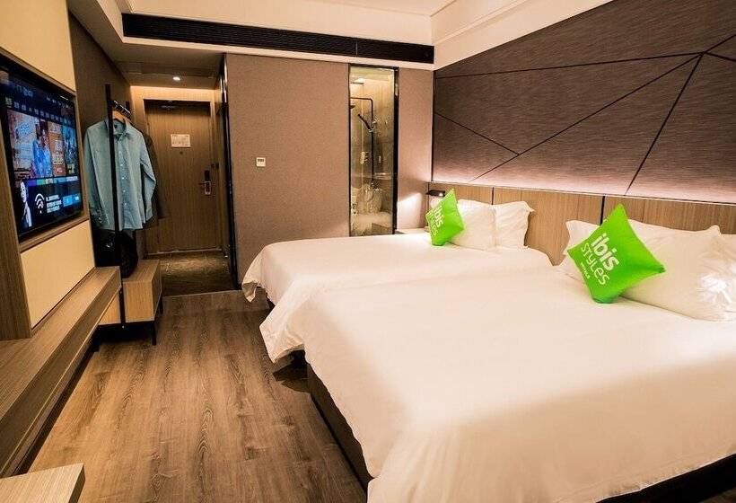 Отель Ibis Styles Dongguan Changan Wanda Plaza
