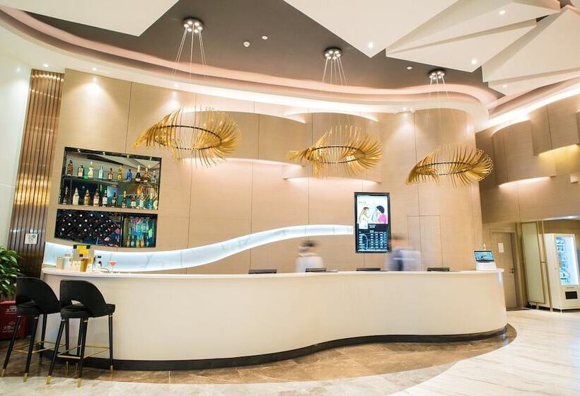 Отель Ibis Styles Dongguan Changan Wanda Plaza