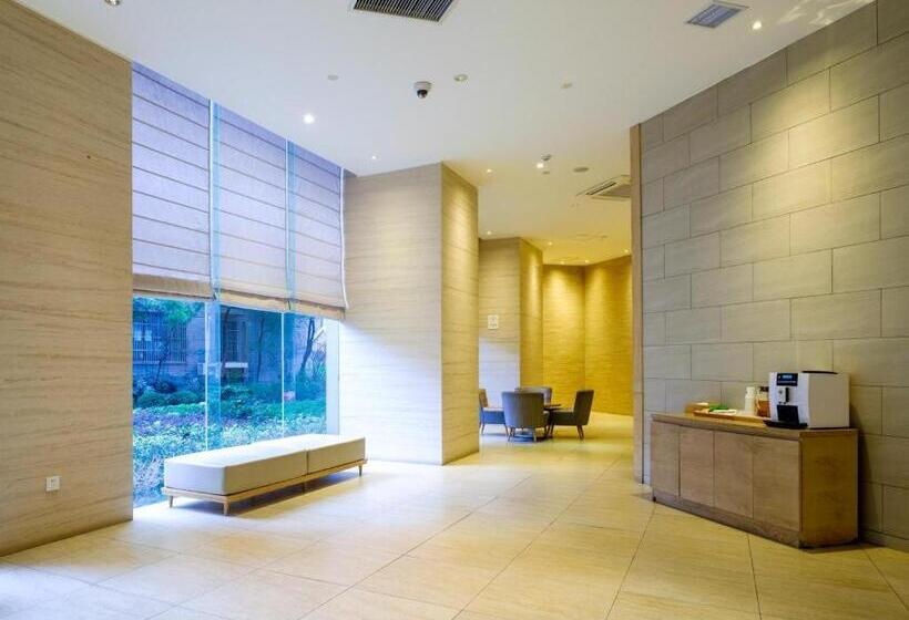 Ji Hotel Shanghai Yan An Road