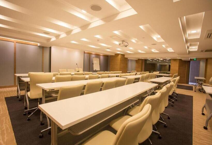 Ji Hotel Shanghai Yan An Road