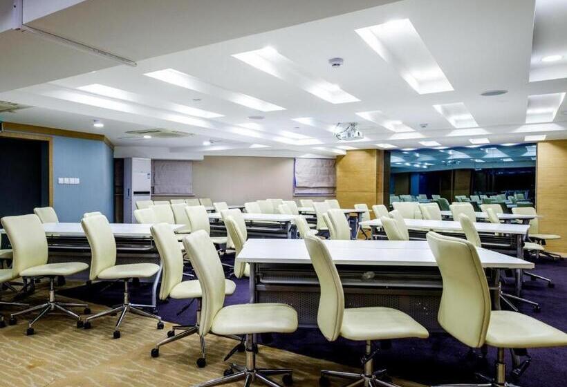 Ji Hotel Shanghai Yan An Road