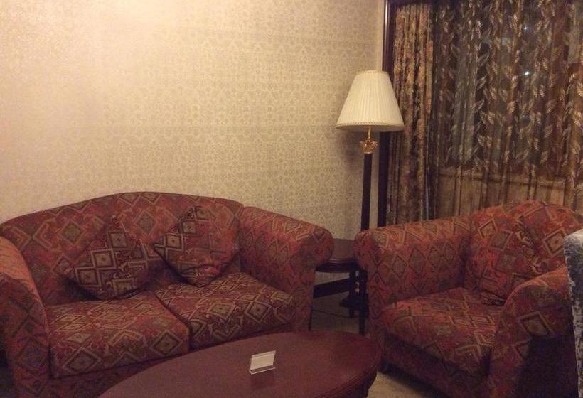 בית מלון כפרי New Paris