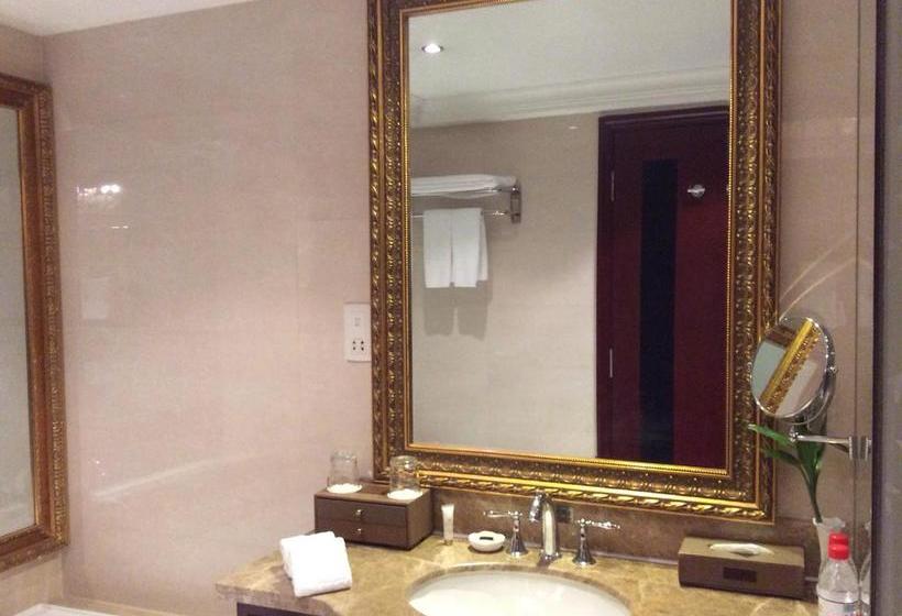 בית מלון כפרי New Paris