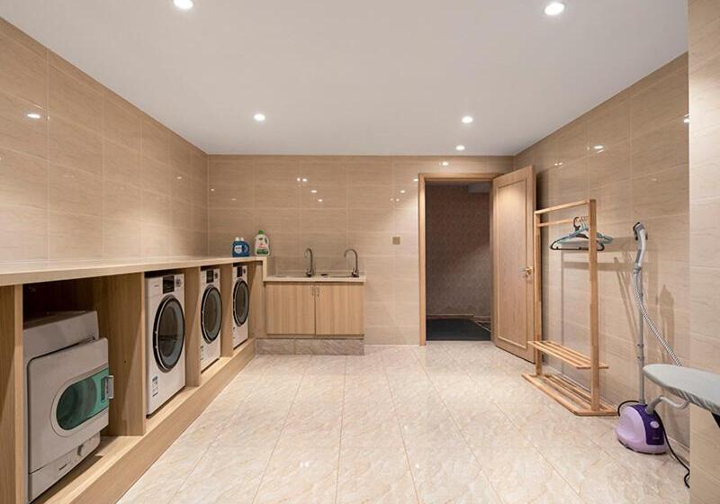 Отель Vienna International