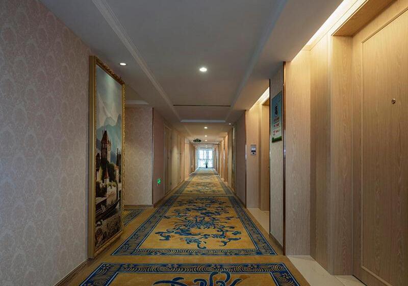 Отель Vienna International