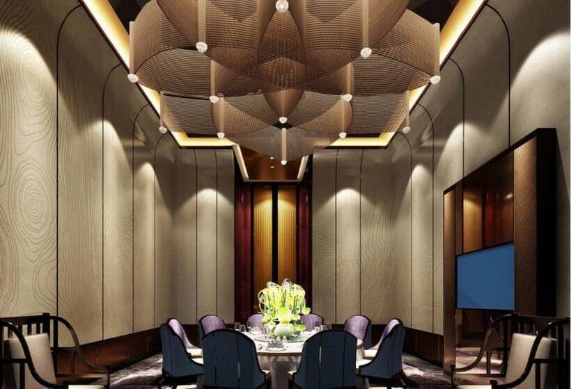 Отель Wanda Realm Longyan