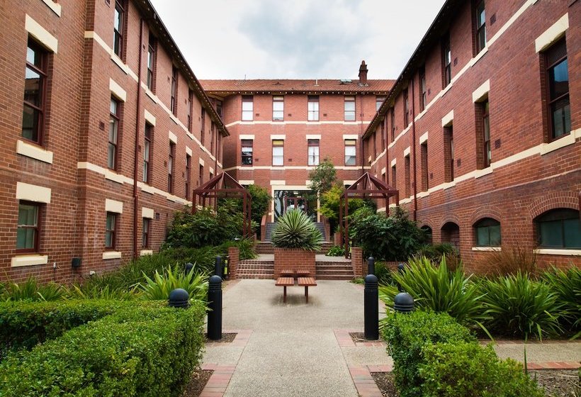 فندق Yarra House Campus Summer Stays