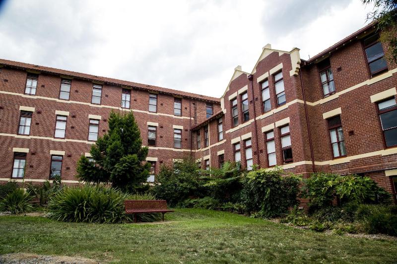 فندق Yarra House Campus Summer Stays