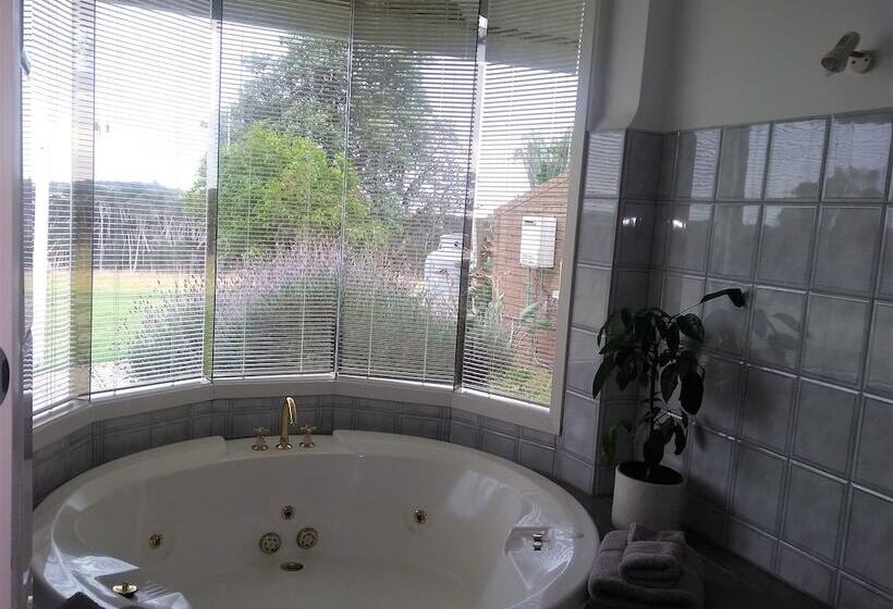 بنسيون Banksia Park Estate