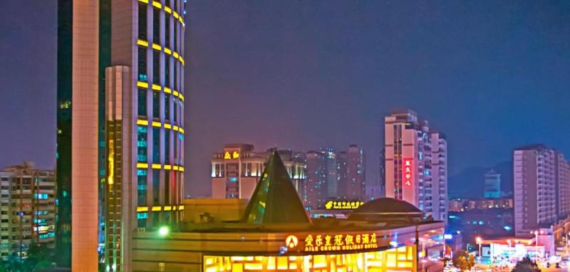 فندق Aile Crown Holiday