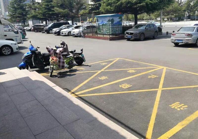 호텔 Green Tree Inn Express