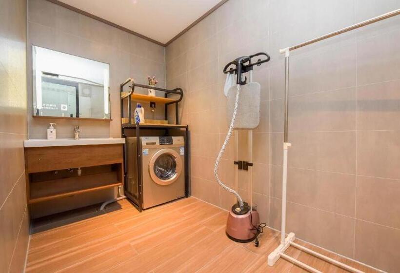 Hanting Hotel Shijiazhuang Jianhe Bridge Metro Station