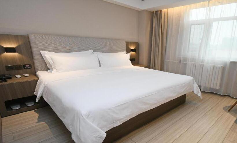 Hanting Hotel Shijiazhuang Jianhe Bridge Metro Station