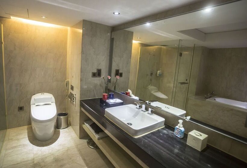 Manhattan Kinlen Hotel   Shishi