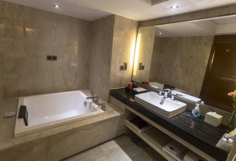 Manhattan Kinlen Hotel   Shishi