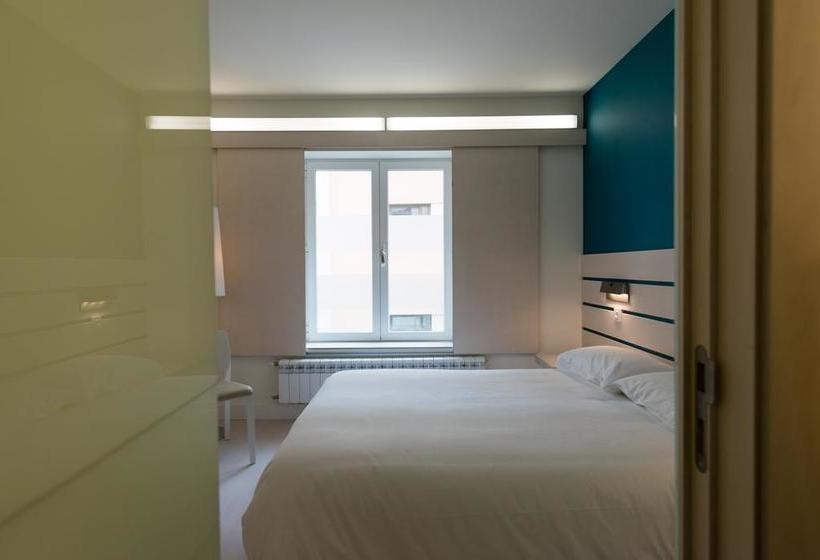 هتل Monjes Magnos