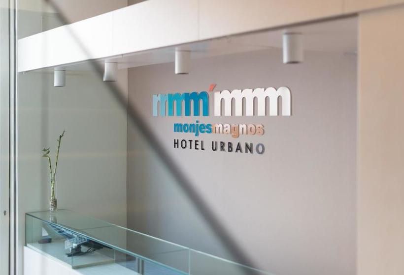 هتل Monjes Magnos