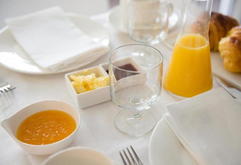 هتل Monjes Magnos