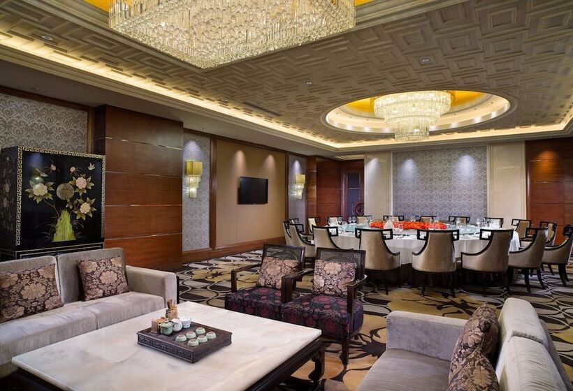 فندق Slater International