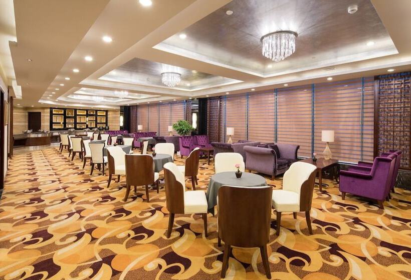 Отель Qinghe Jin Jiang International