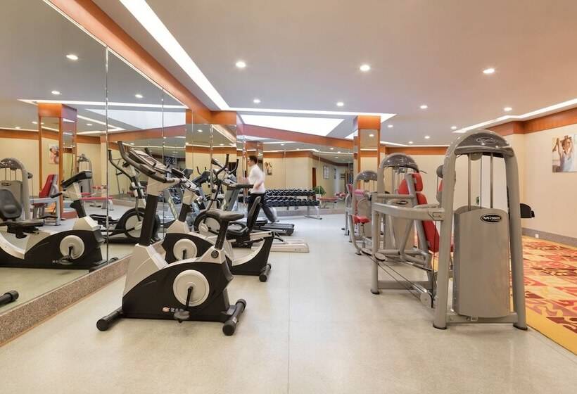 Отель Qinghe Jin Jiang International